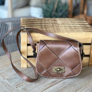 Frye Farrah Bold Weave Saddle - Dark Brown